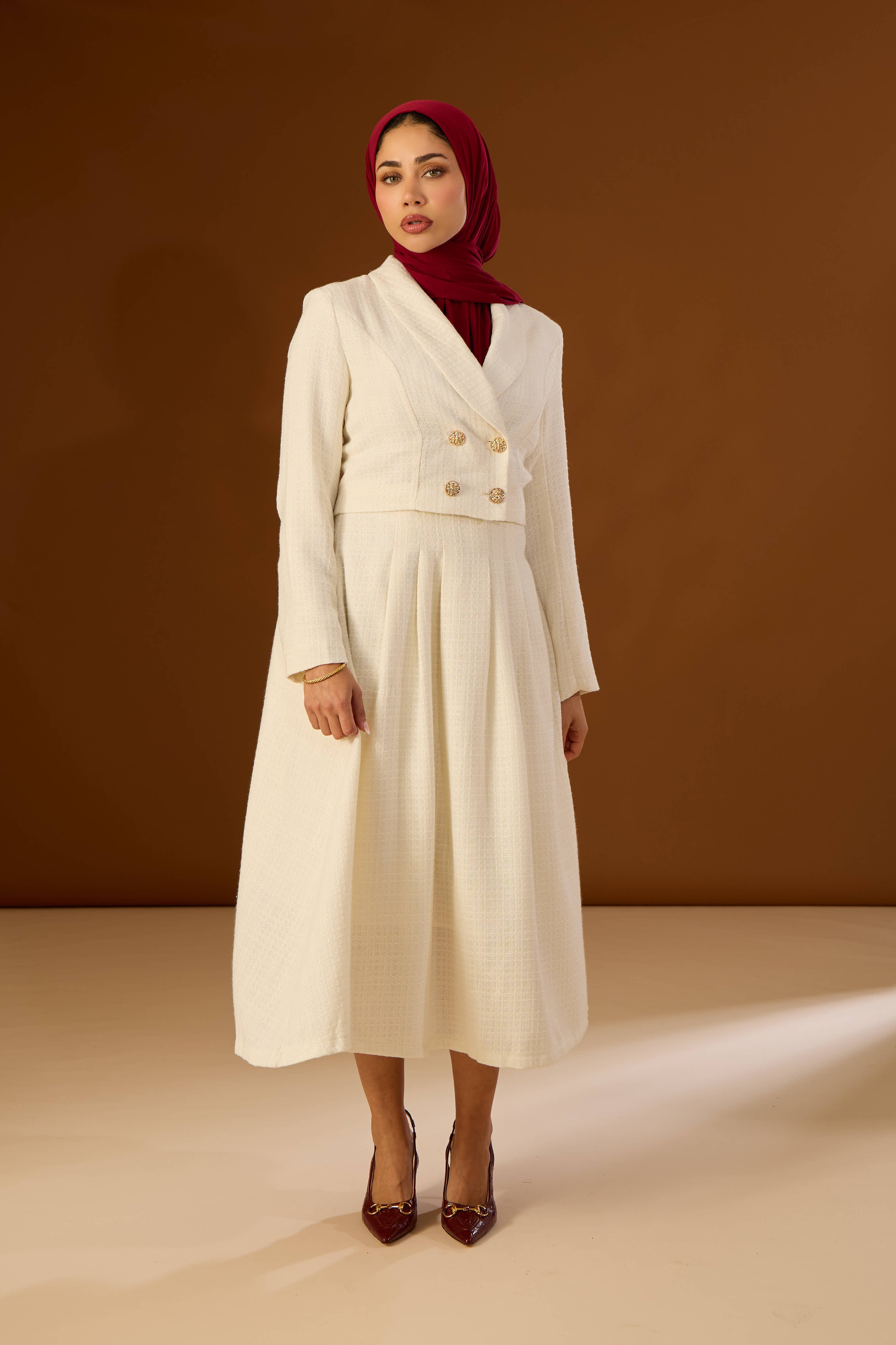 Set Lia White