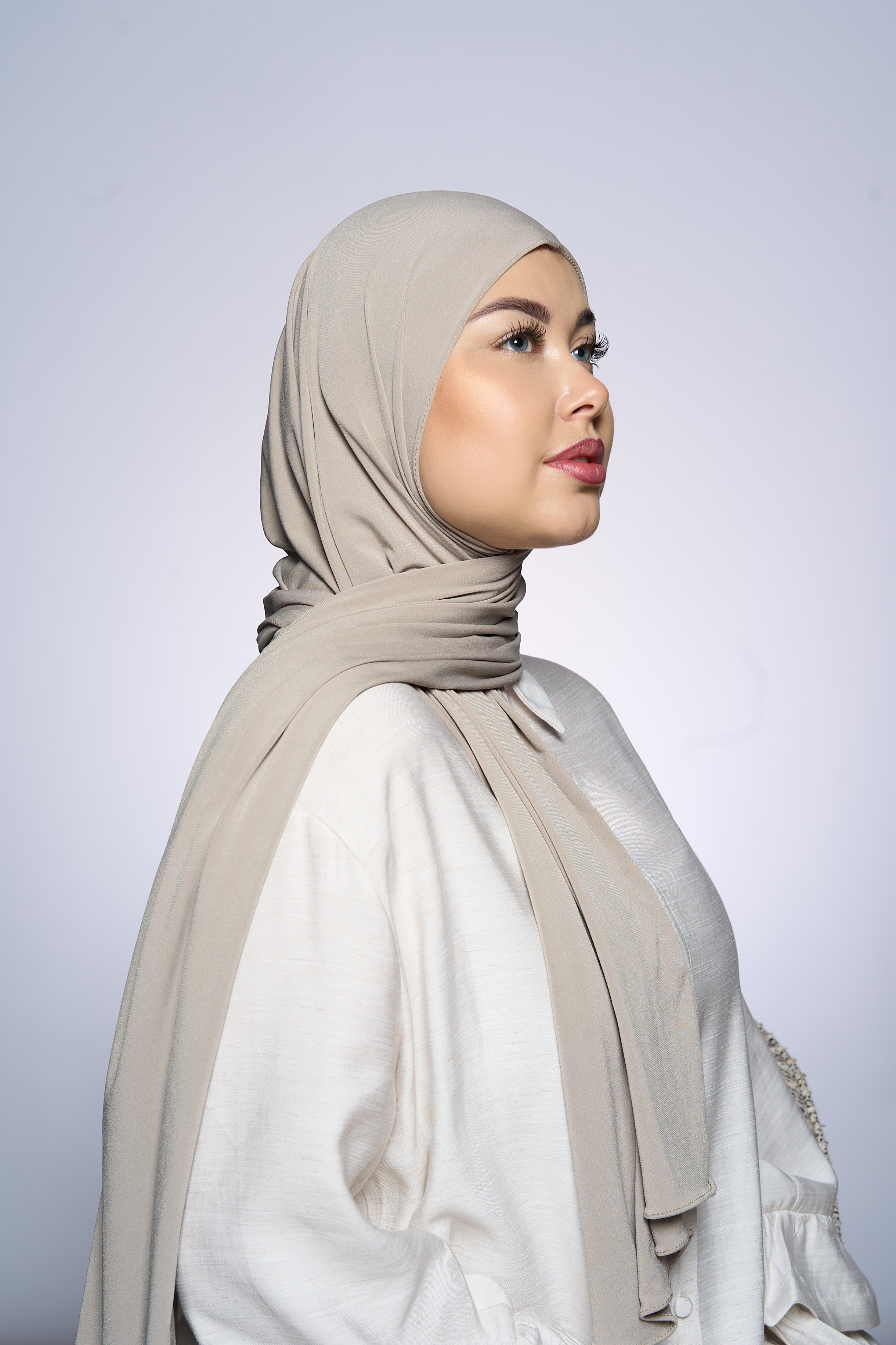 Premium Jersey Hijab Fin - Dark Almond