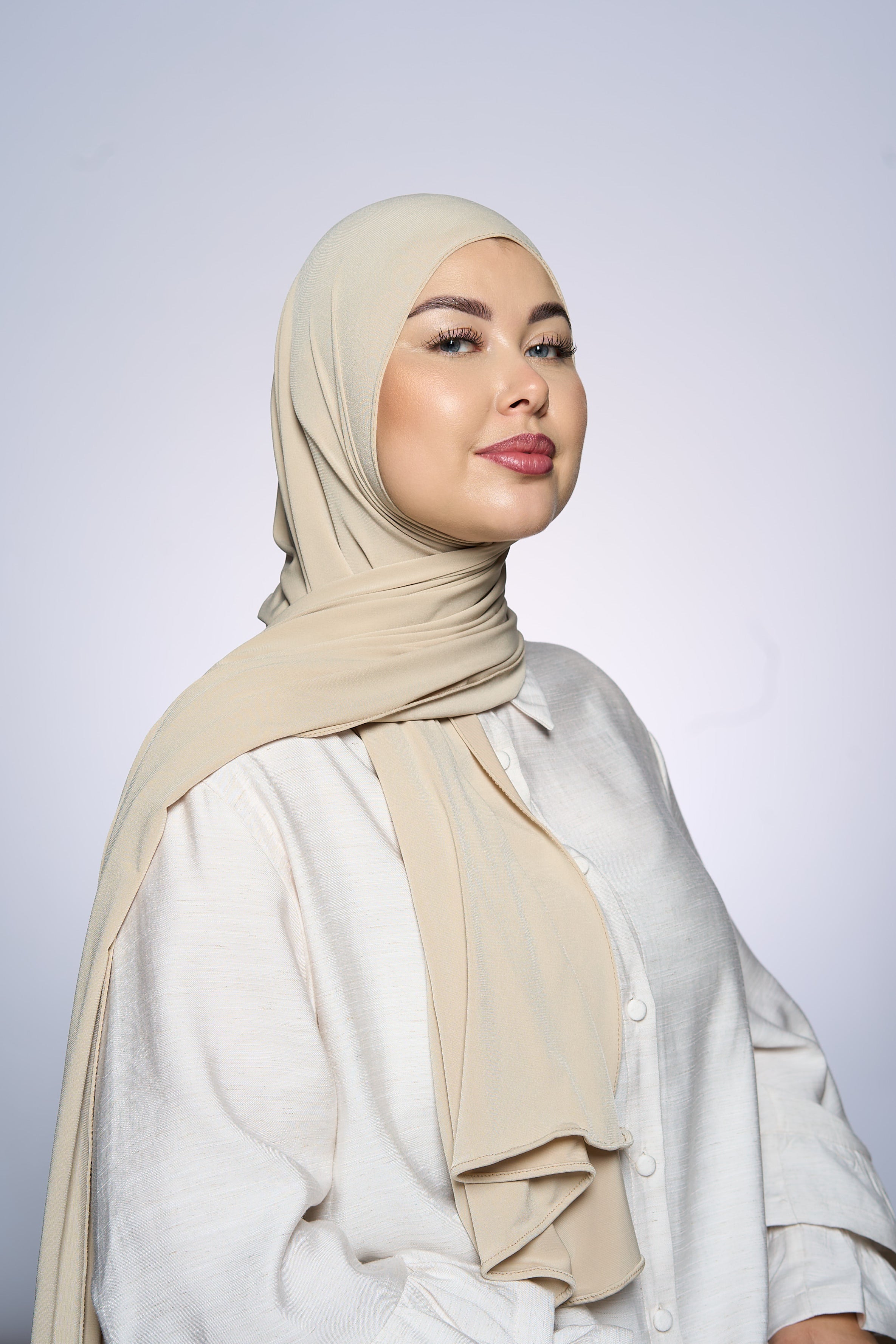 Premium Jersey Hijab Fin - Almond