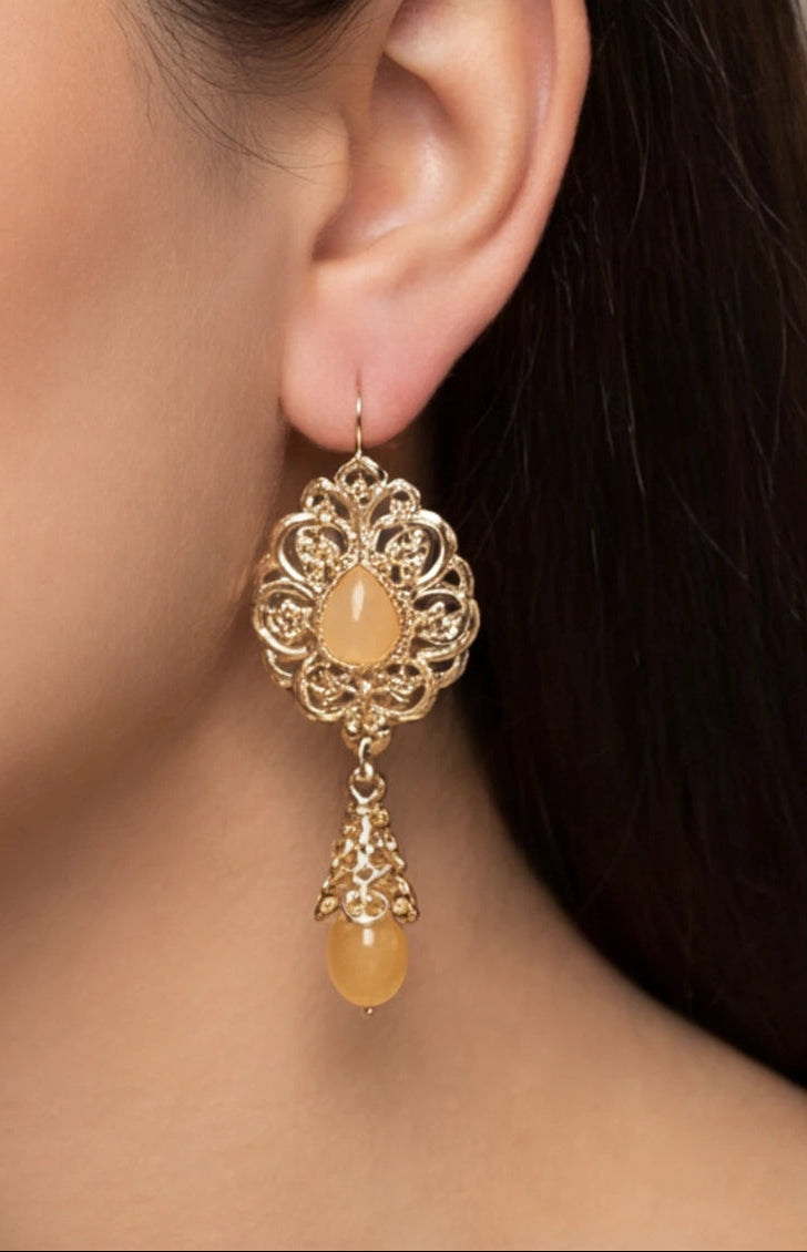 Creme Nabi Earrings