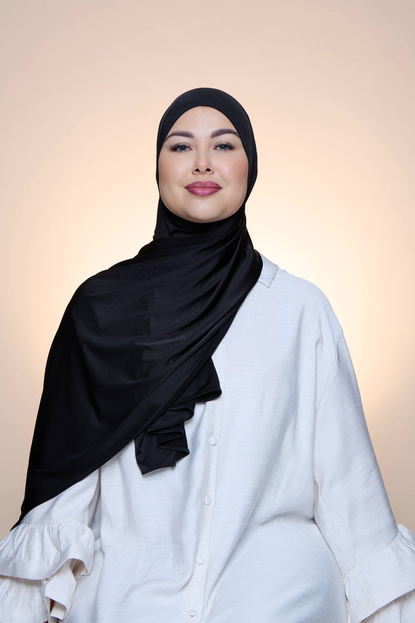 Hijab Premium Satin Mae Black