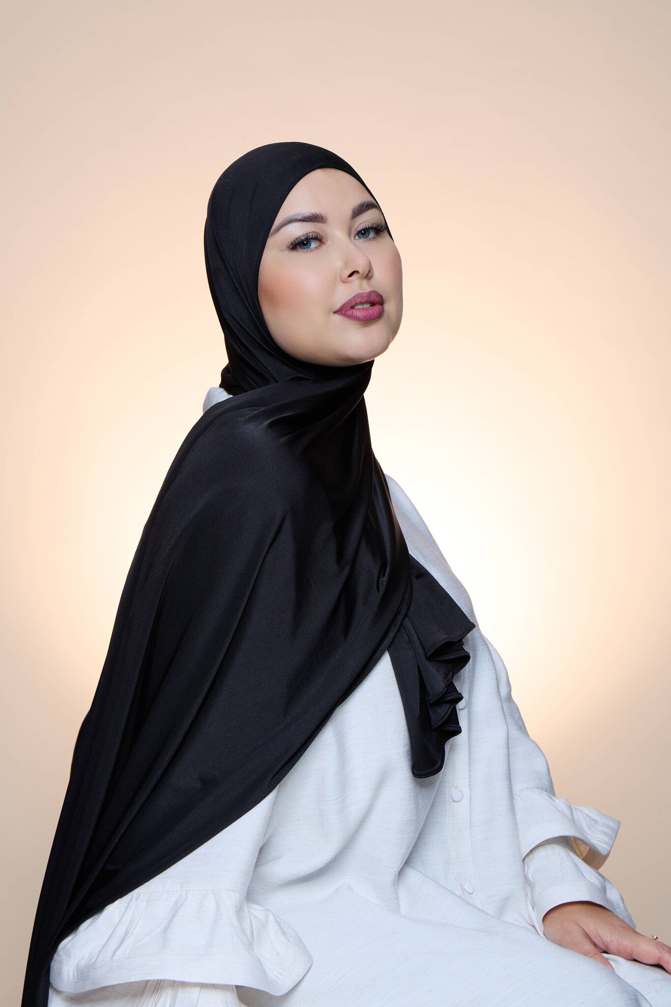 Hijab Premium Satin Mae Black