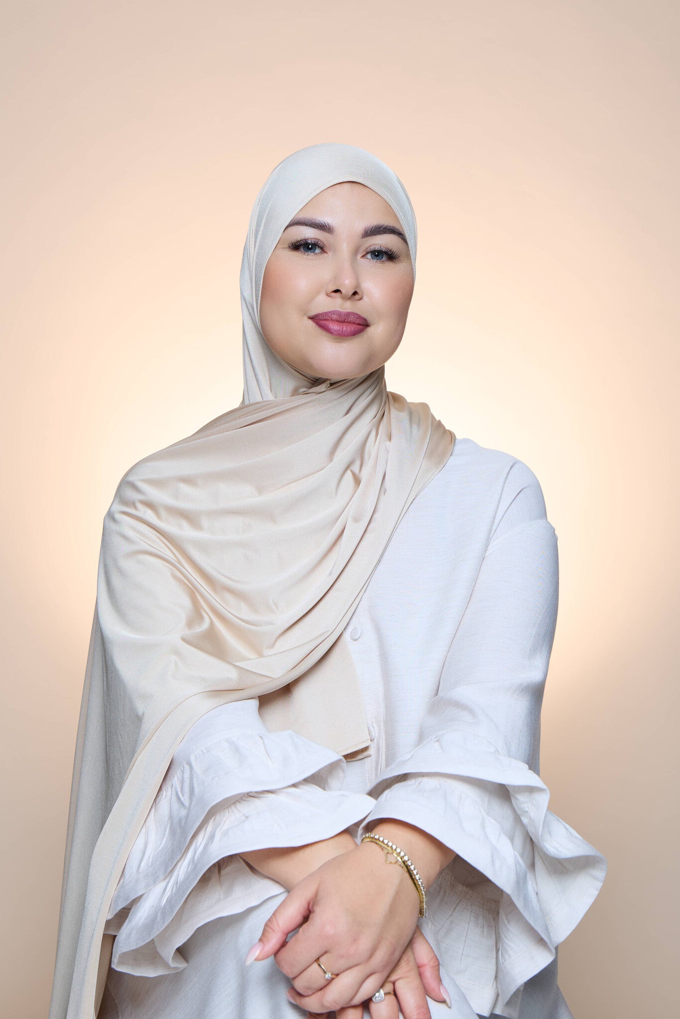 Hijab Premium Satin Mae Peach Puff
