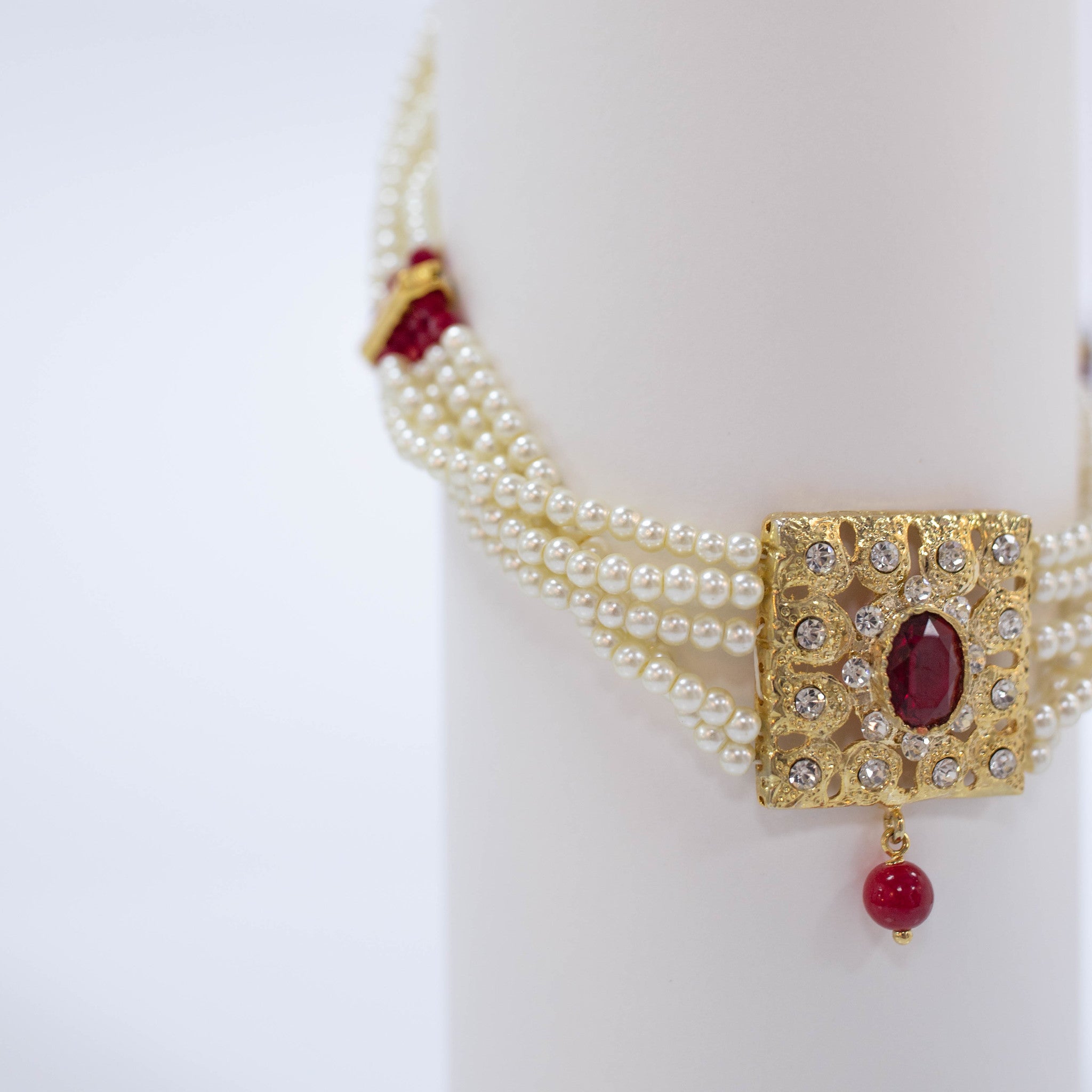 RED WHITE PEARL NECKLACE LIA