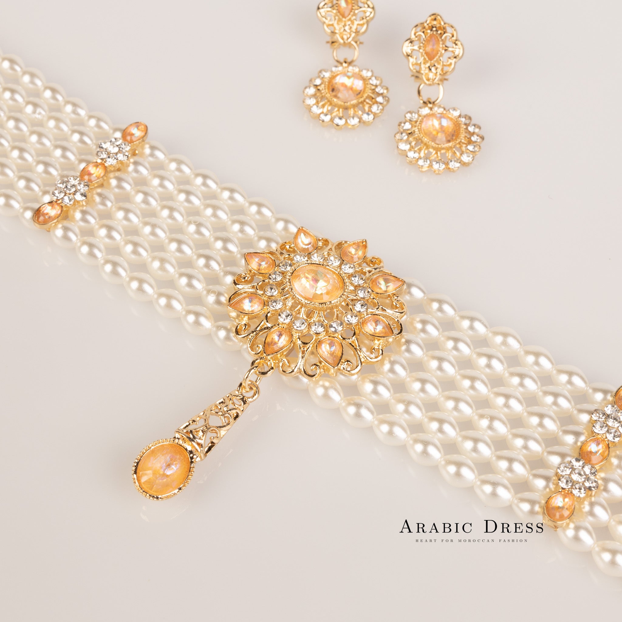 Sisi pearl salmon necklace set