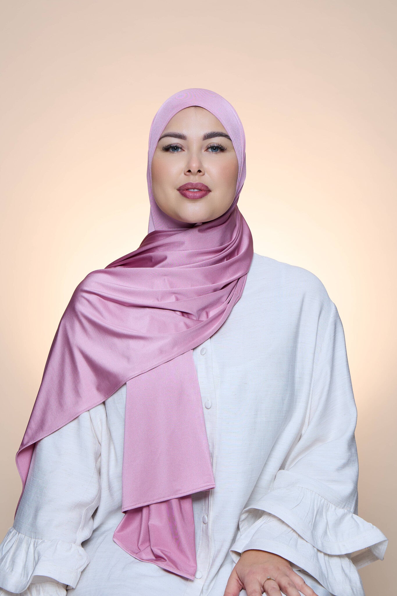 Hijab Premium Satin Mae Amaranth pink