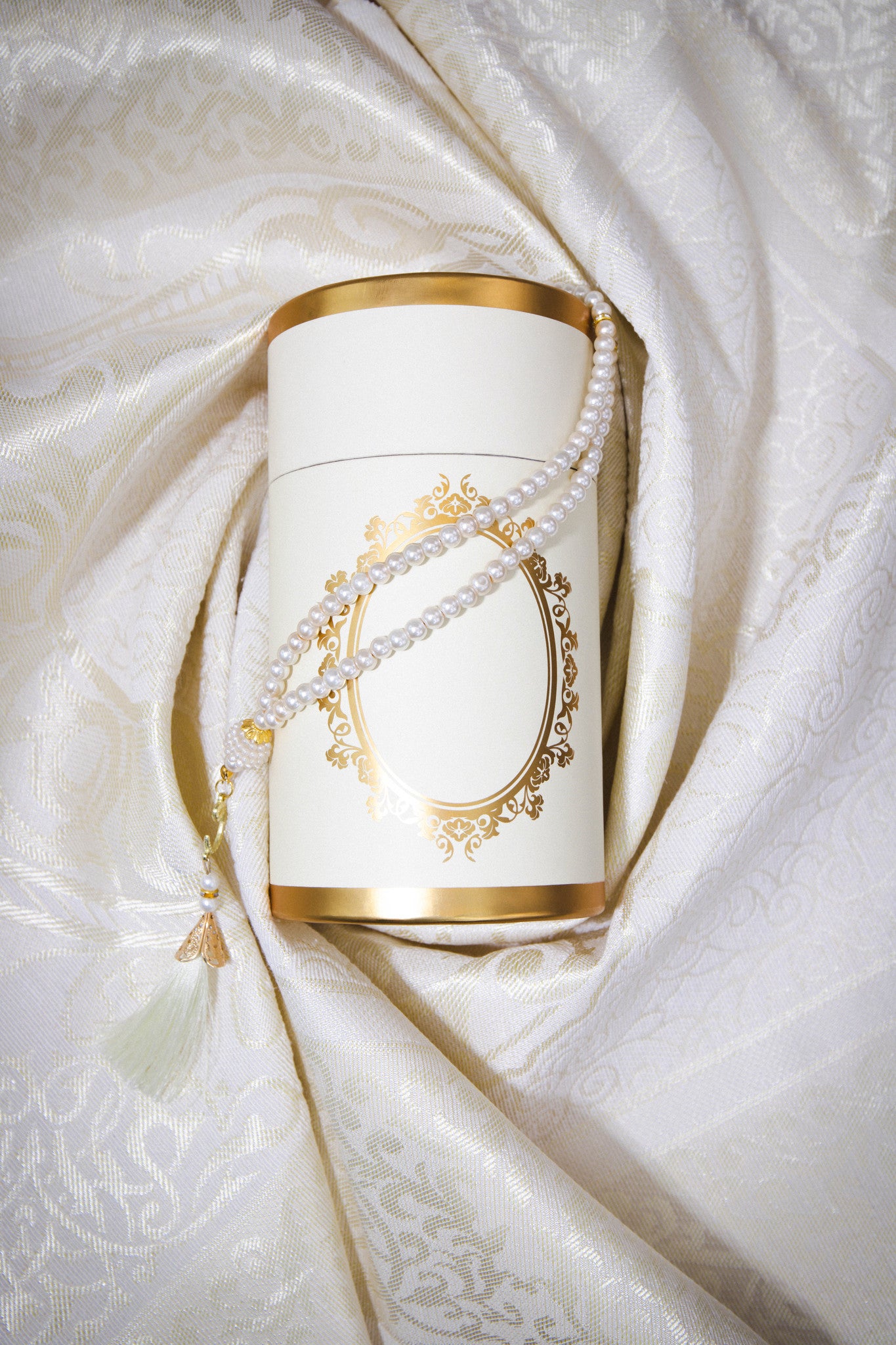 Box Gift with Prayer Rug and Tasbeeh