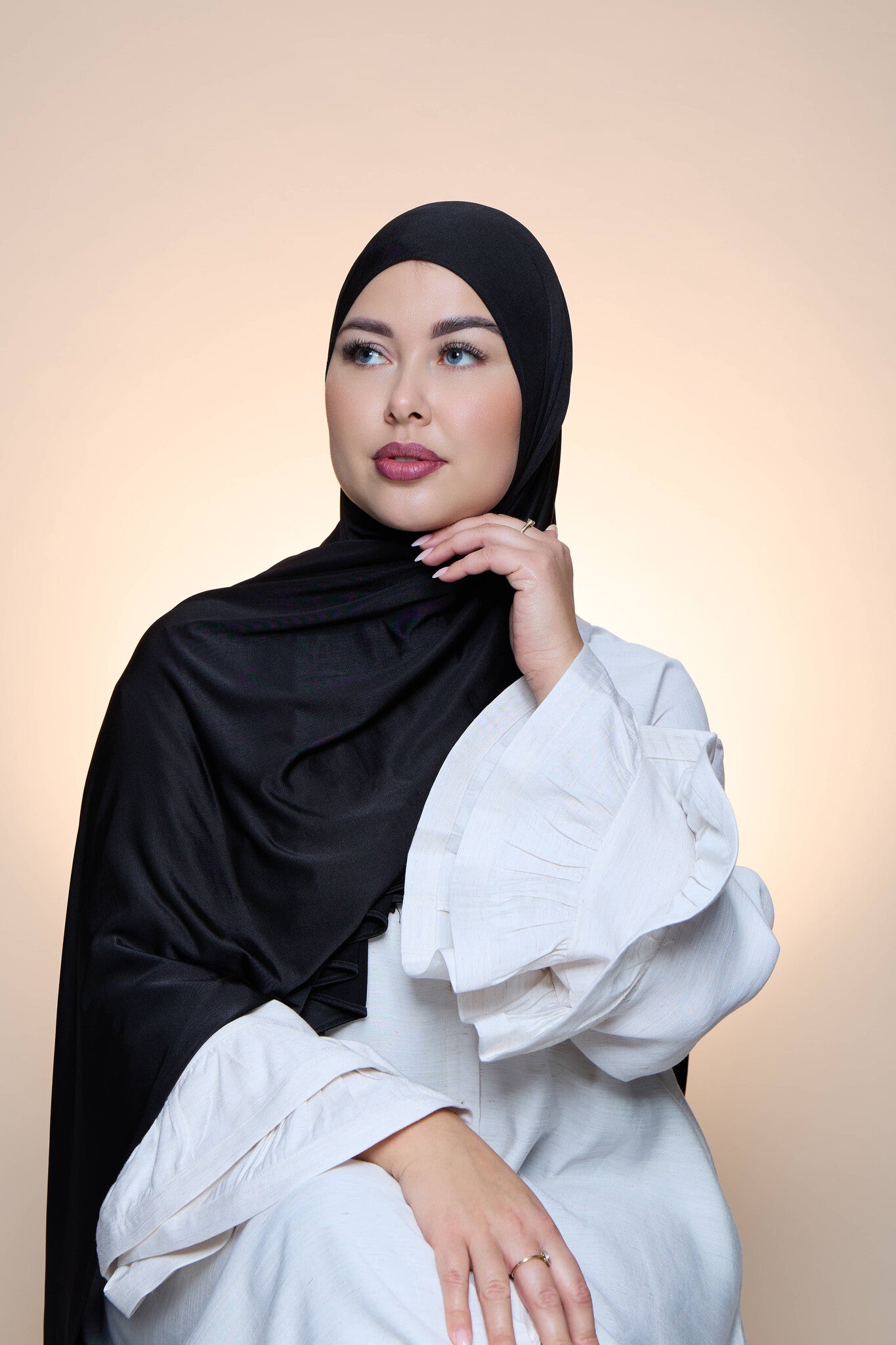 Hijab Premium Satin Mae Black