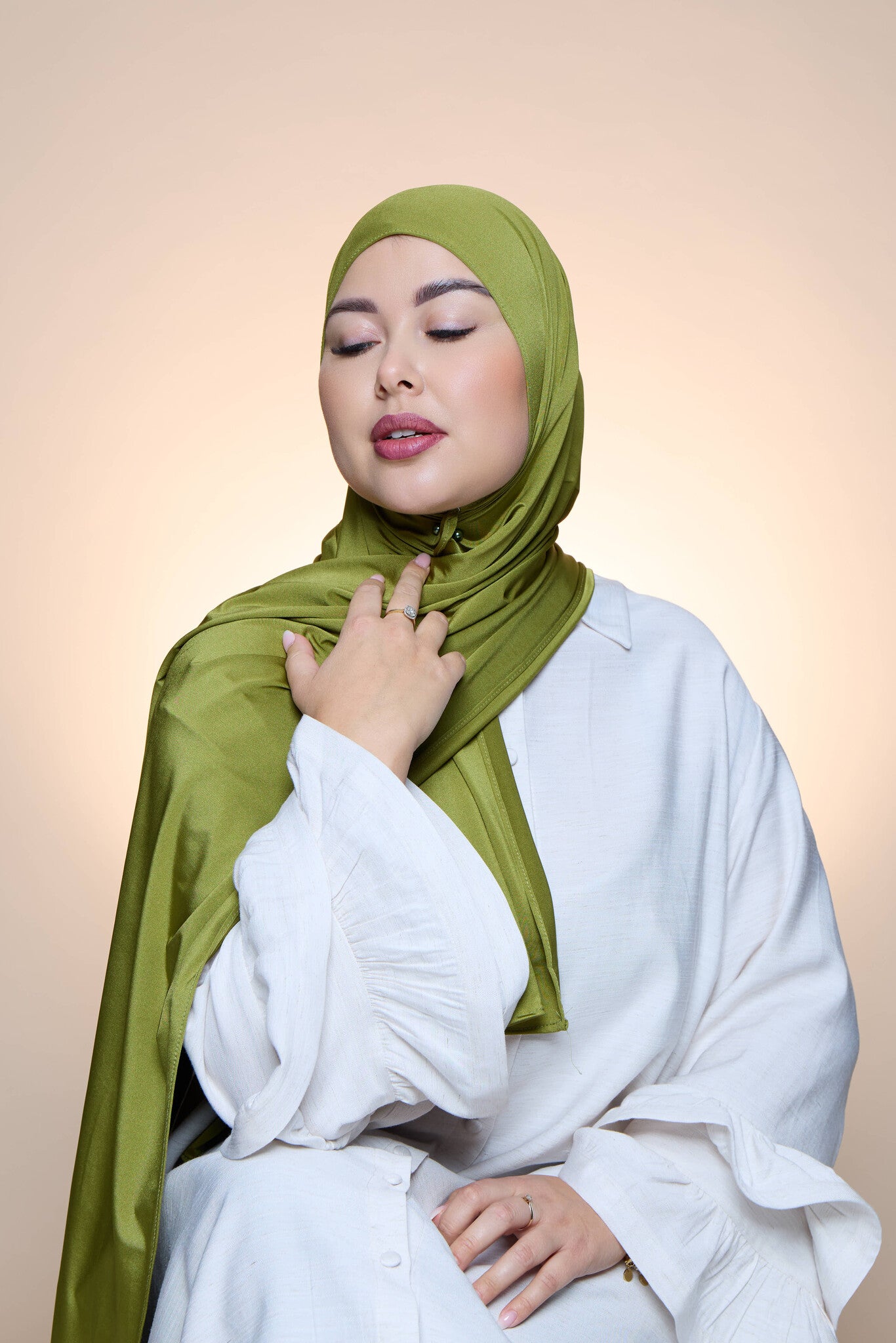 Hijab Premium Satin Mae Olive Green