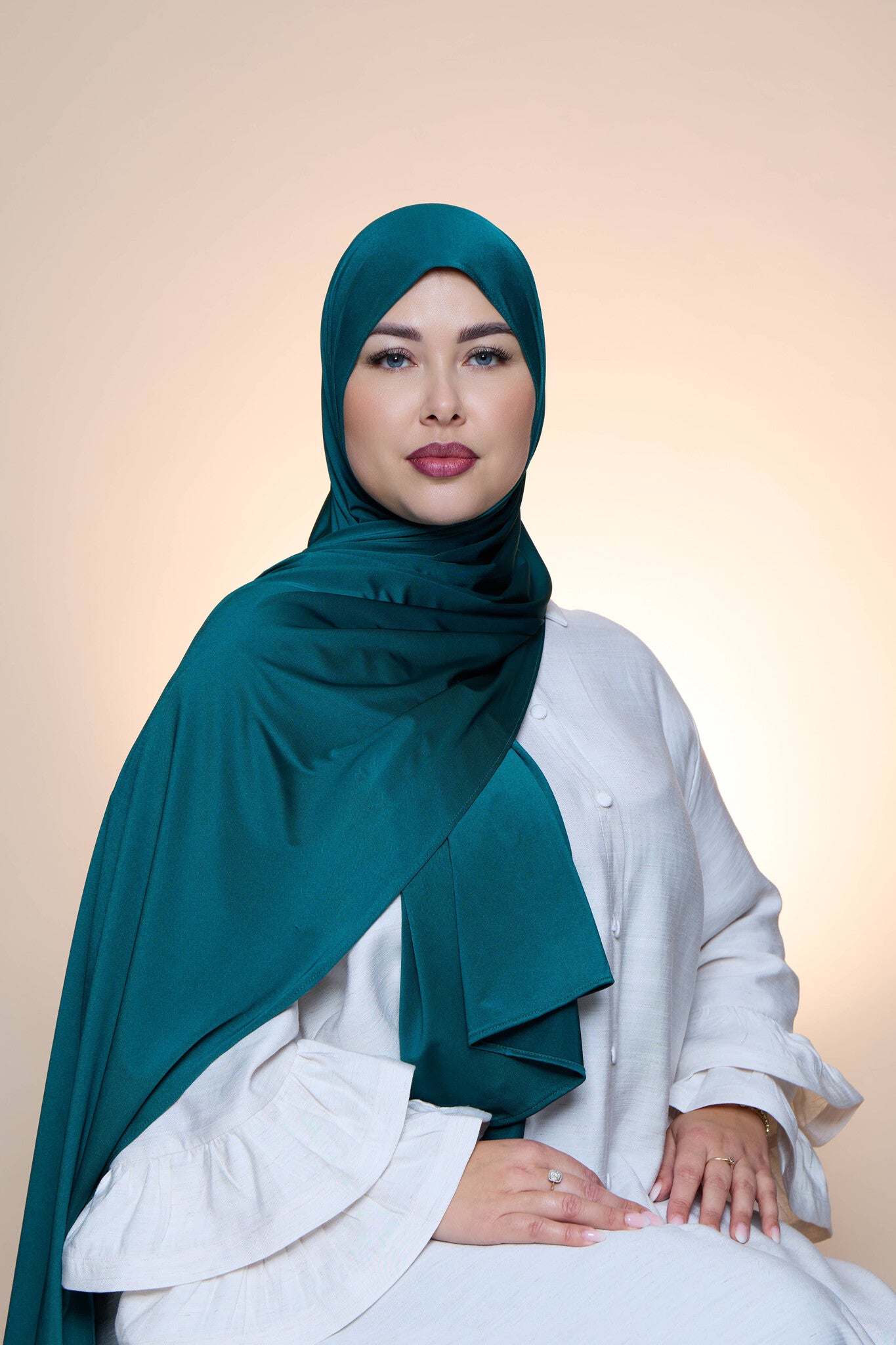 Hijab Premium Satin  Mae  Pine Green