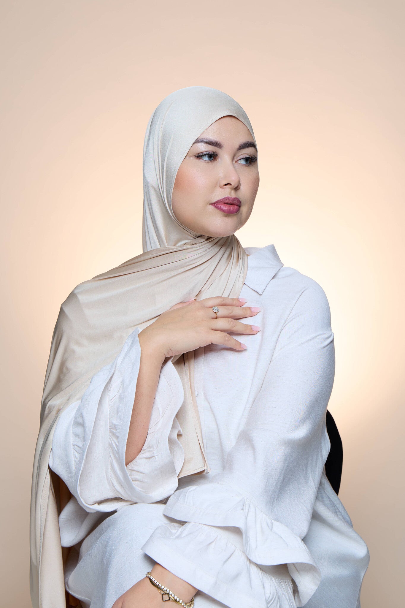 Hijab Premium Satin  Mae  Peach Puff