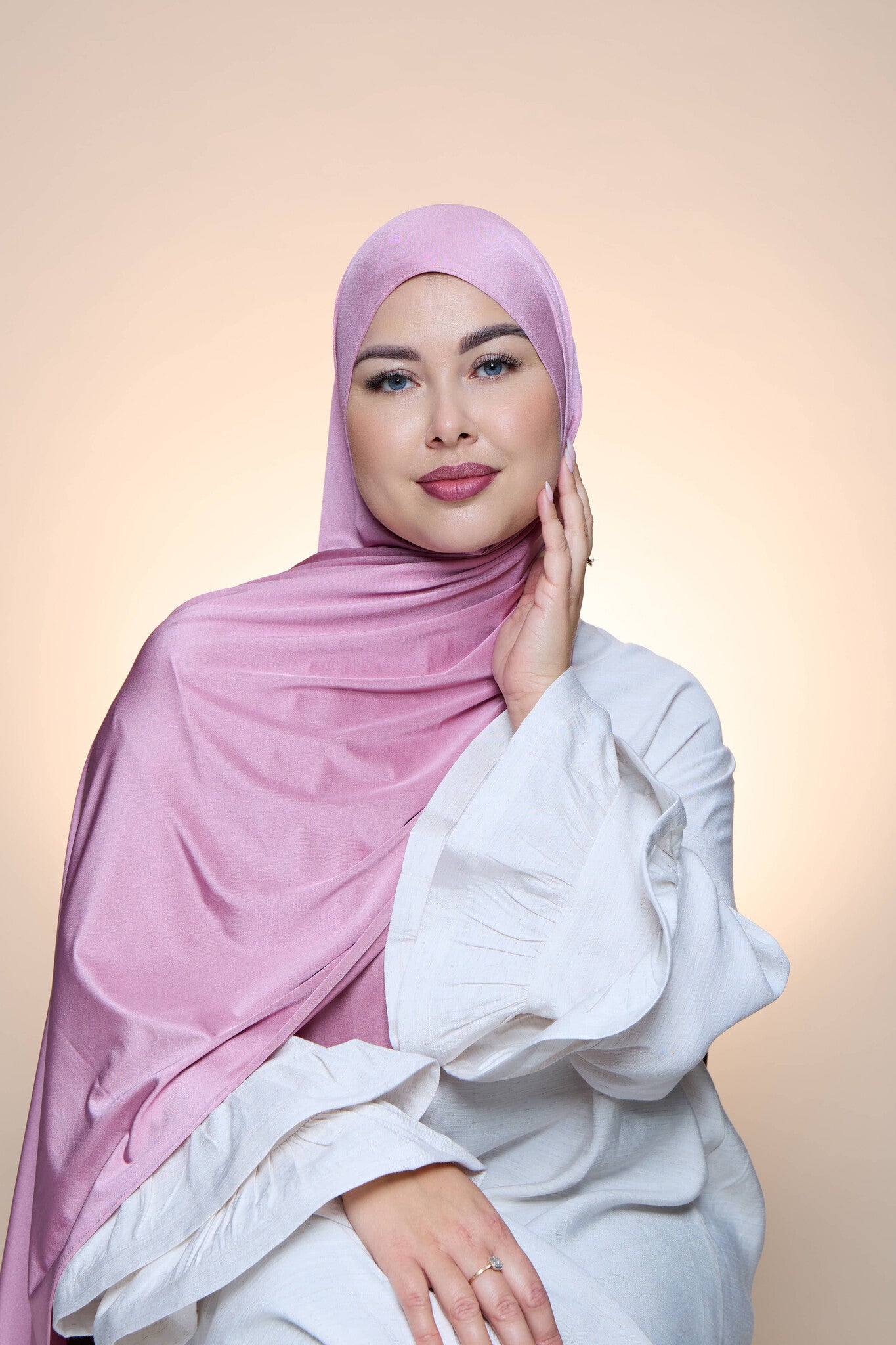 Hijab Premium Satin  Mae Amaranth pink