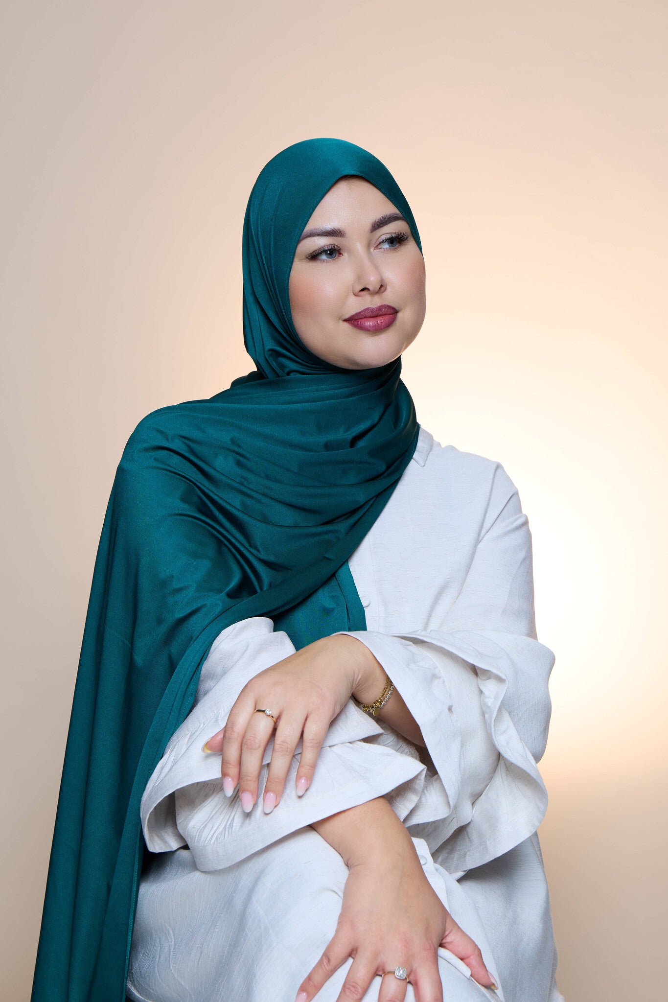 Hijab Premium Satin  Mae  Pine Green