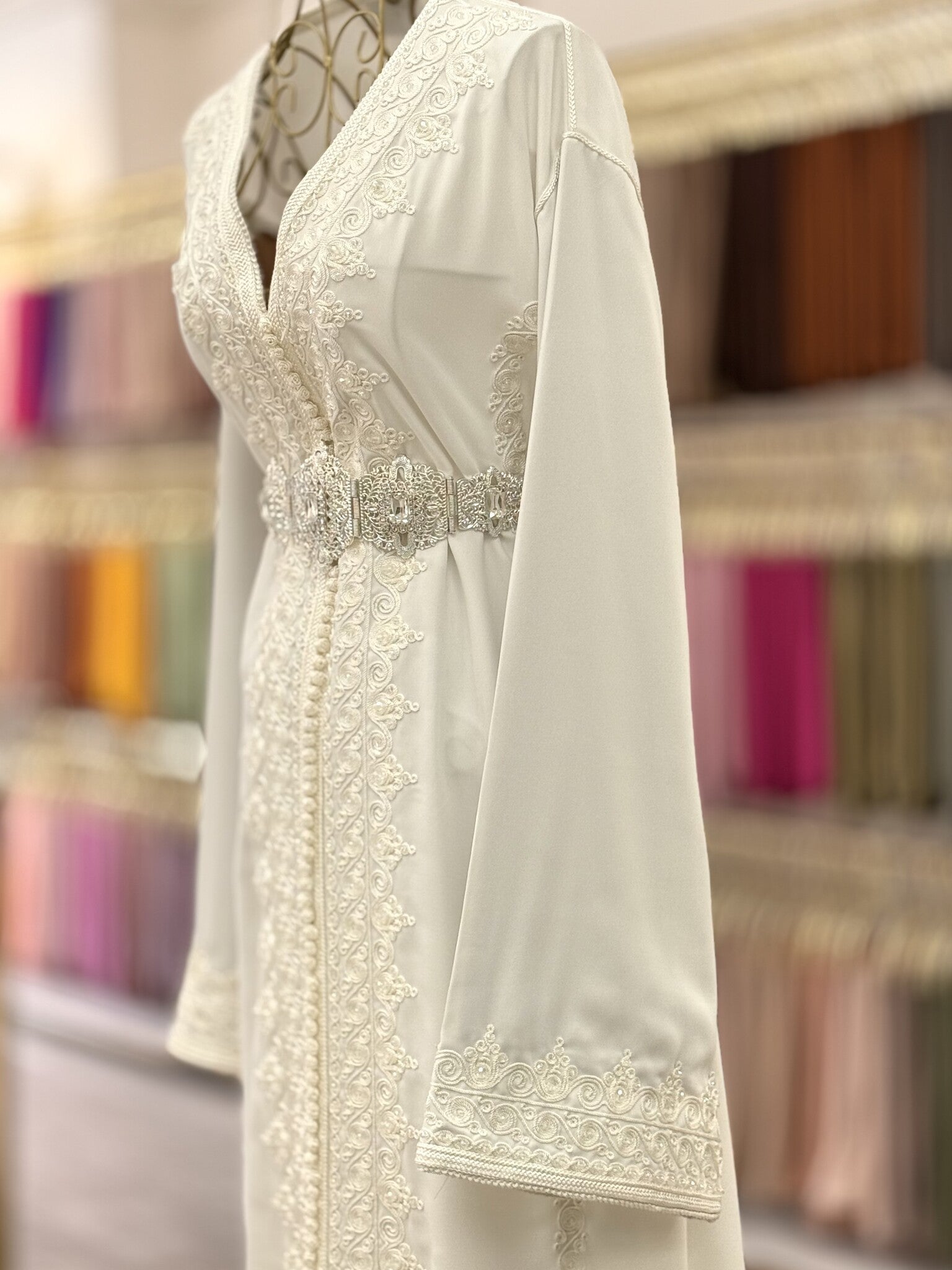 Caftan Lily  Brokenwhite