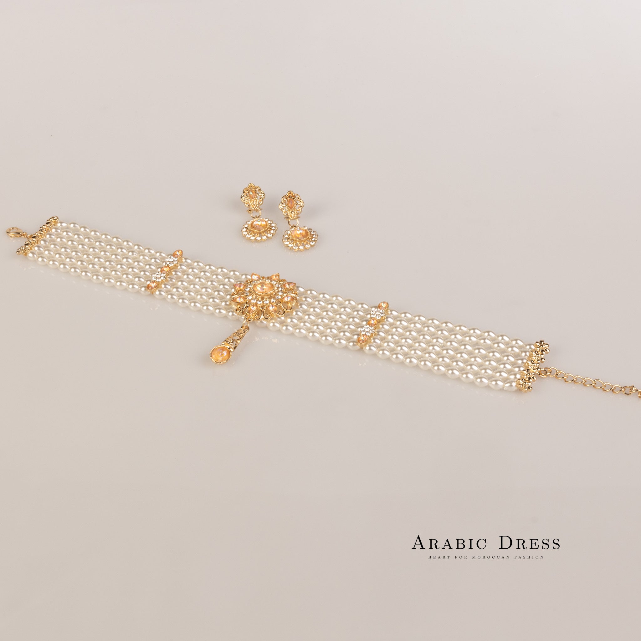 Sisi pearl  salmon necklace set